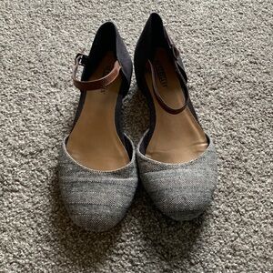 Seychelles black gray and tan round toe